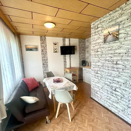 Ferien-bungalow Im Seebad Ueckermuendeot Bellin Dom wakacyjny *